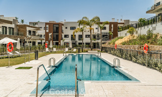 Gloednieuw, modern penthouse met ruim solarium te koop in een gated complex in Benahavis - Marbella 792572 