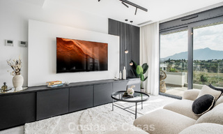 Gloednieuw, modern penthouse met ruim solarium te koop in een gated complex in Benahavis - Marbella 792582 