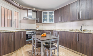 Zeer ruim duplex penthouse te koop op enkele stappen van alle voorzieningen in het centrum van San Pedro, Marbella 792712 