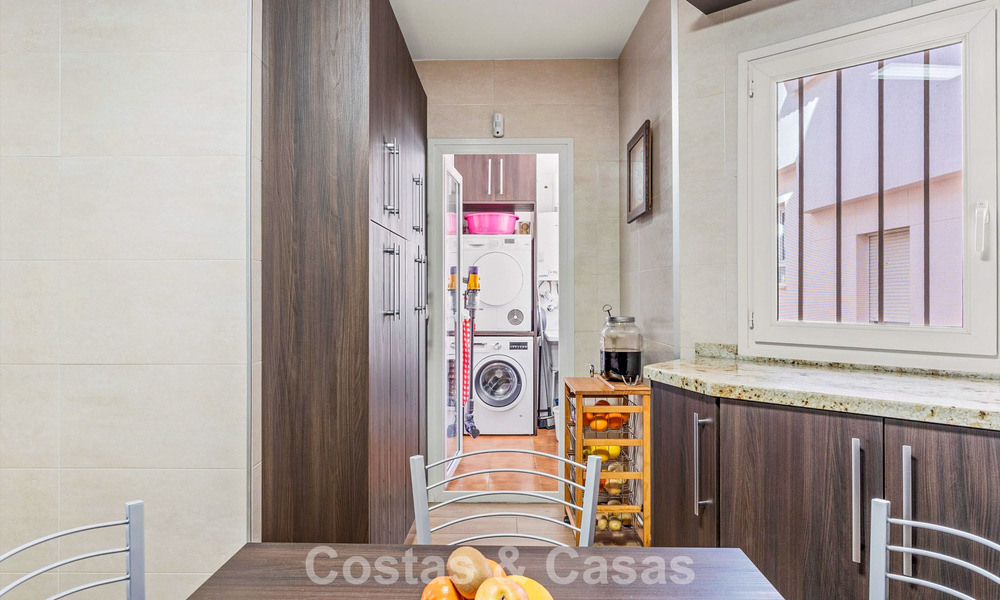 Zeer ruim duplex penthouse te koop op enkele stappen van alle voorzieningen in het centrum van San Pedro, Marbella 792714