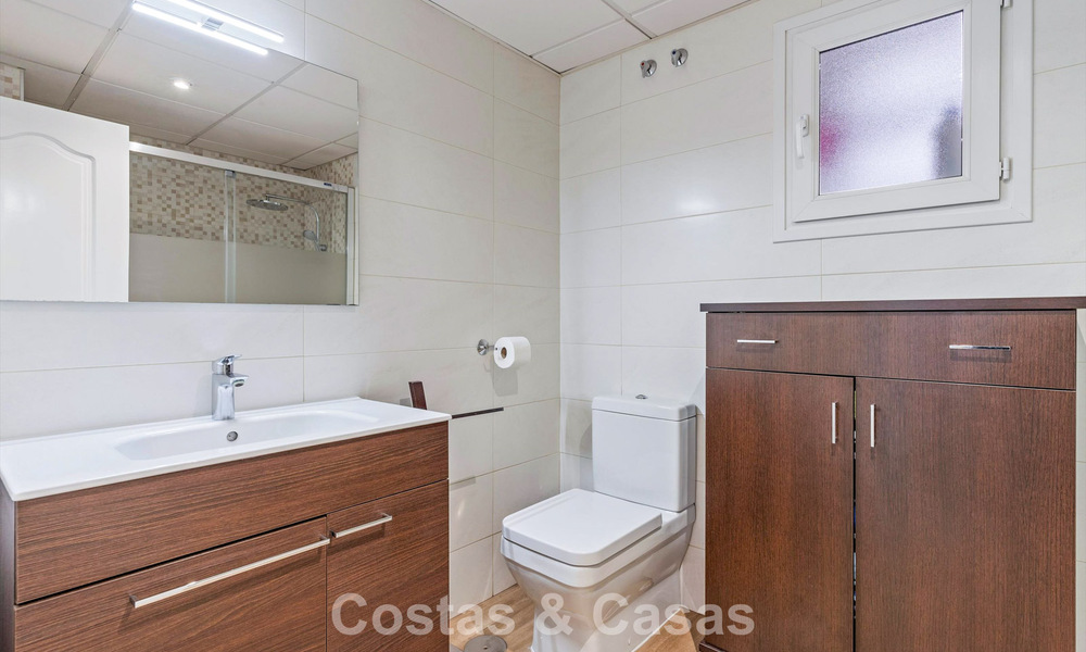 Zeer ruim duplex penthouse te koop op enkele stappen van alle voorzieningen in het centrum van San Pedro, Marbella 792719