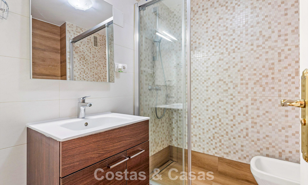 Zeer ruim duplex penthouse te koop op enkele stappen van alle voorzieningen in het centrum van San Pedro, Marbella 792723