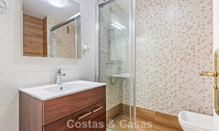 Zeer ruim duplex penthouse te koop op enkele stappen van alle voorzieningen in het centrum van San Pedro, Marbella 792723 