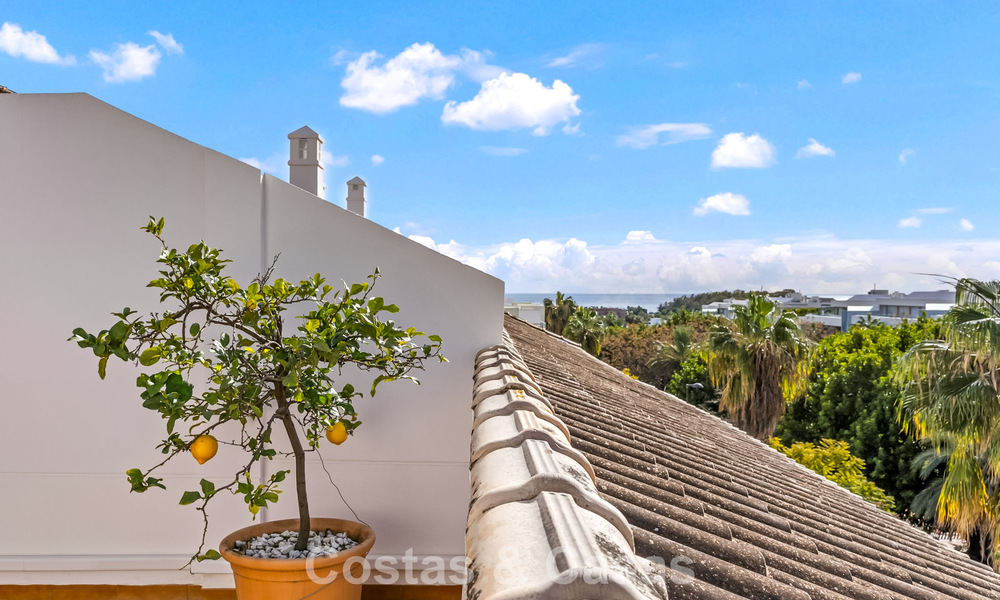 Zeer ruim duplex penthouse te koop op enkele stappen van alle voorzieningen in het centrum van San Pedro, Marbella 792727