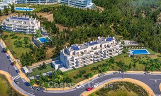 Nieuwe, hedendaagse appartementen met panoramisch zeezicht te koop in Mijas Costa, Mijas 792739 