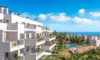Nieuwe, hedendaagse appartementen met panoramisch zeezicht te koop in Mijas Costa, Mijas 792743 