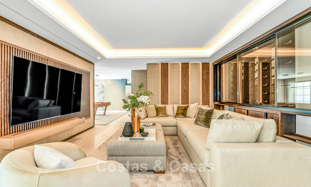 Luxueuze en tijdloze villa met panoramisch uitzicht te koop in Nueva Andalucía, Marbella 792896