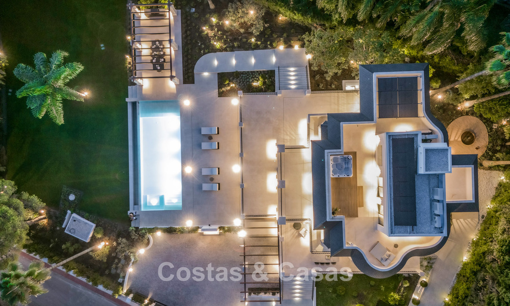 Luxueuze en tijdloze villa met panoramisch uitzicht te koop in Nueva Andalucía, Marbella 792909