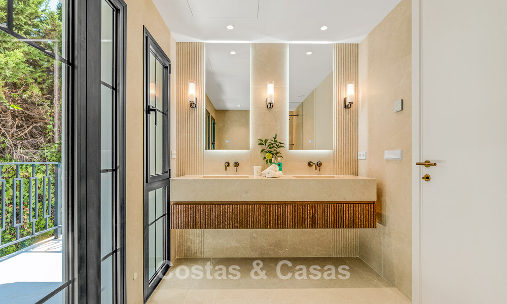 Luxueuze en tijdloze villa met panoramisch uitzicht te koop in Nueva Andalucía, Marbella 792916