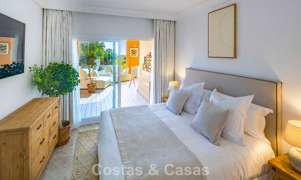 Schitterend, gelijkvloers appartement met 4 slaapkamers te koop in Nueva Andalucia, Marbella 792946