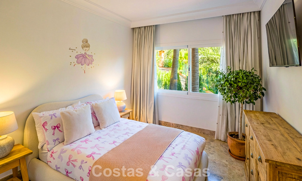 Schitterend, gelijkvloers appartement met 4 slaapkamers te koop in Nueva Andalucia, Marbella 792947