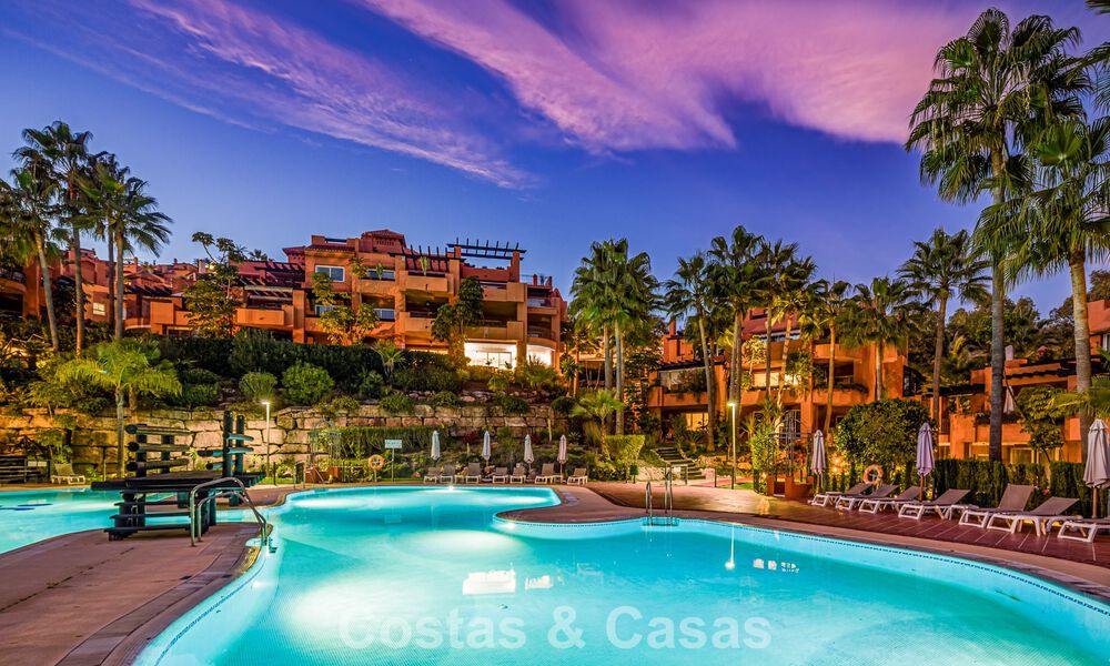 Schitterend, gelijkvloers appartement met 4 slaapkamers te koop in Nueva Andalucia, Marbella 792968