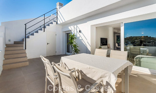 Prachtig gerenoveerd penthouse met ruim dakterras te koop in La Quinta golfresort, Benahavís - Marbella 792987 