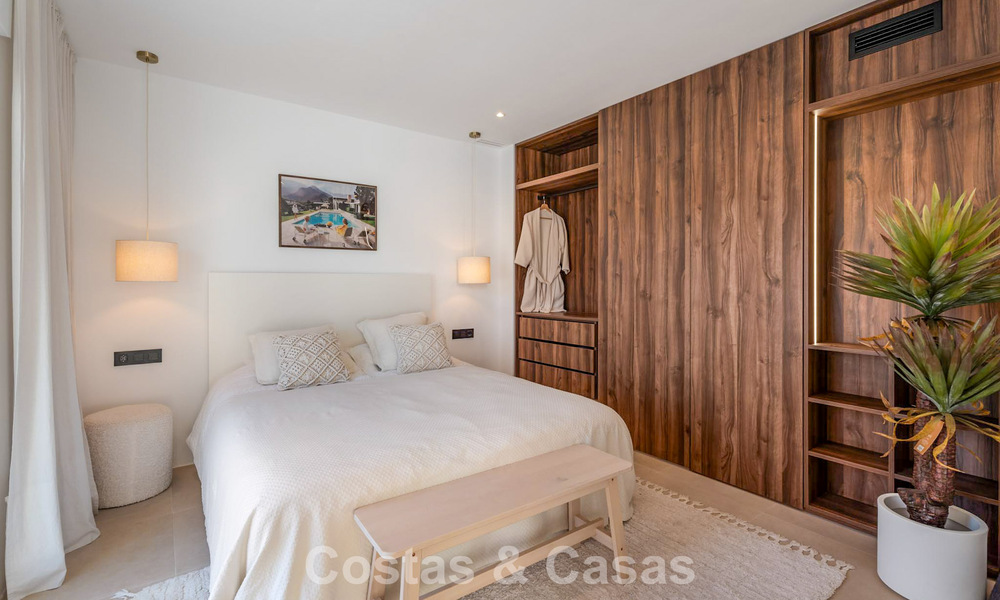 Prachtig gerenoveerd penthouse met ruim dakterras te koop in La Quinta golfresort, Benahavís - Marbella 792992