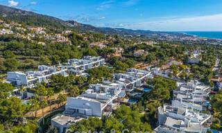 Moderne halfvrijstaande villa te koop met subliem zeezicht in een gated community van Sierra Blanca, Marbella’s Golden Mile 793040 