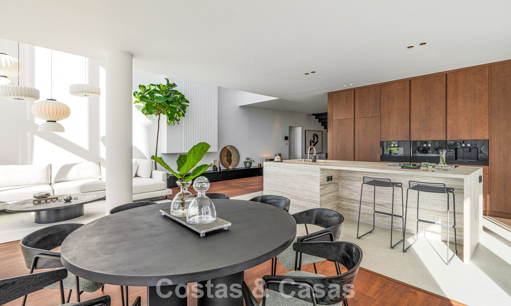 Moderne halfvrijstaande villa te koop met subliem zeezicht in een gated community van Sierra Blanca, Marbella’s Golden Mile 793041