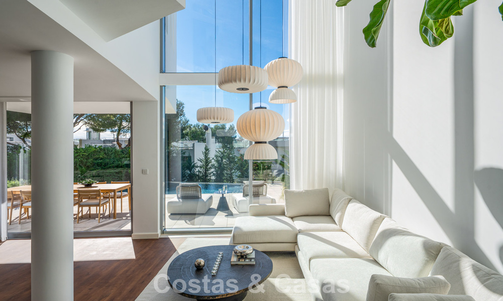 Moderne halfvrijstaande villa te koop met subliem zeezicht in een gated community van Sierra Blanca, Marbella’s Golden Mile 793042