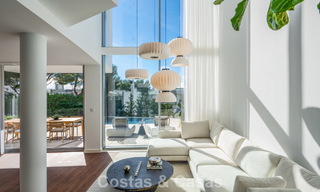Moderne halfvrijstaande villa te koop met subliem zeezicht in een gated community van Sierra Blanca, Marbella’s Golden Mile 793042 