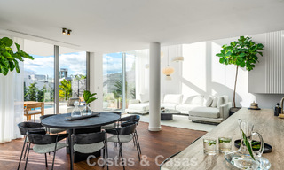 Moderne halfvrijstaande villa te koop met subliem zeezicht in een gated community van Sierra Blanca, Marbella’s Golden Mile 793043 