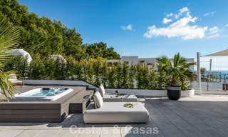 Moderne halfvrijstaande villa te koop met subliem zeezicht in een gated community van Sierra Blanca, Marbella’s Golden Mile 793047 
