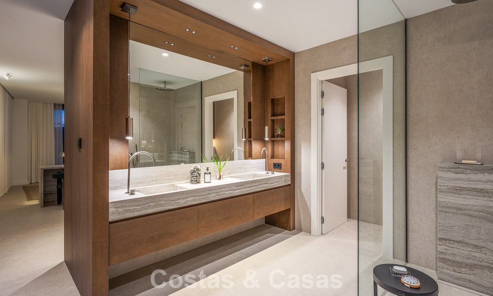 Moderne halfvrijstaande villa te koop met subliem zeezicht in een gated community van Sierra Blanca, Marbella’s Golden Mile 793055