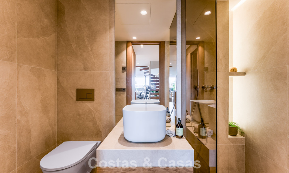 Stijlvol en instapklaar herenhuis met 4 slaapkamers te koop in Aloha, ueva Andalucia, Marbella 793261