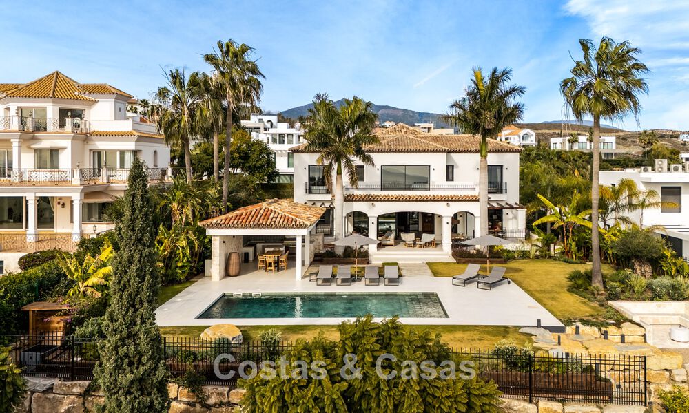Instapklare, eigentijds-mediterrane villa met onverstoord, panoramisch zeezicht te koop in Benahavis - Marbella 793405