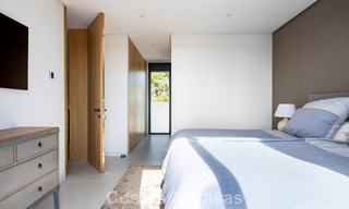 Instapklare, eigentijds-mediterrane villa met onverstoord, panoramisch zeezicht te koop in Benahavis - Marbella 793409 