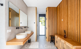 Instapklare, eigentijds-mediterrane villa met onverstoord, panoramisch zeezicht te koop in Benahavis - Marbella 793412 