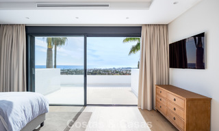 Instapklare, eigentijds-mediterrane villa met onverstoord, panoramisch zeezicht te koop in Benahavis - Marbella 793419 