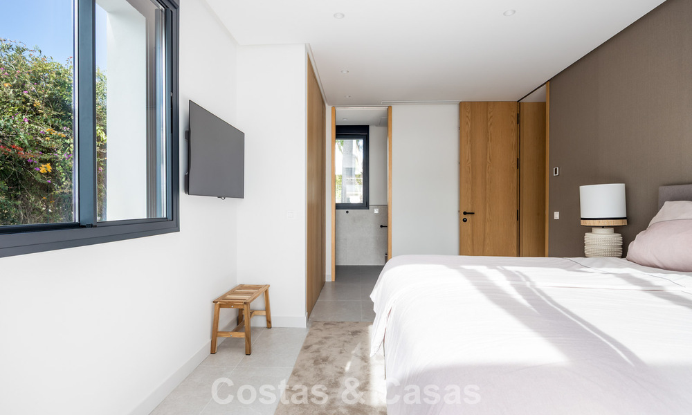 Instapklare, eigentijds-mediterrane villa met onverstoord, panoramisch zeezicht te koop in Benahavis - Marbella 793431