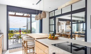 Instapklare, eigentijds-mediterrane villa met onverstoord, panoramisch zeezicht te koop in Benahavis - Marbella 793435 