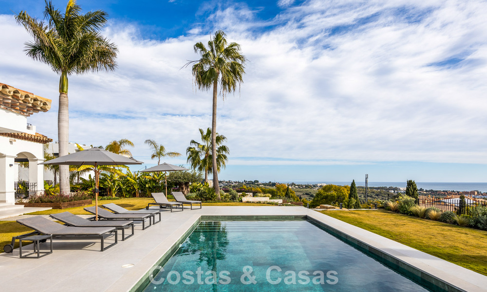 Instapklare, eigentijds-mediterrane villa met onverstoord, panoramisch zeezicht te koop in Benahavis - Marbella 793446