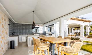 Instapklare, eigentijds-mediterrane villa met onverstoord, panoramisch zeezicht te koop in Benahavis - Marbella 793448 