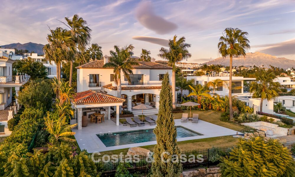 Instapklare, eigentijds-mediterrane villa met onverstoord, panoramisch zeezicht te koop in Benahavis - Marbella 793450