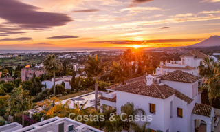 Instapklare, eigentijds-mediterrane villa met onverstoord, panoramisch zeezicht te koop in Benahavis - Marbella 793454 