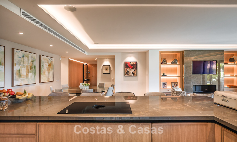 Exclusief, ruim tuinappartement met privézwembad te koop in Aloha, Nueva Andalucía, Marbella 793473