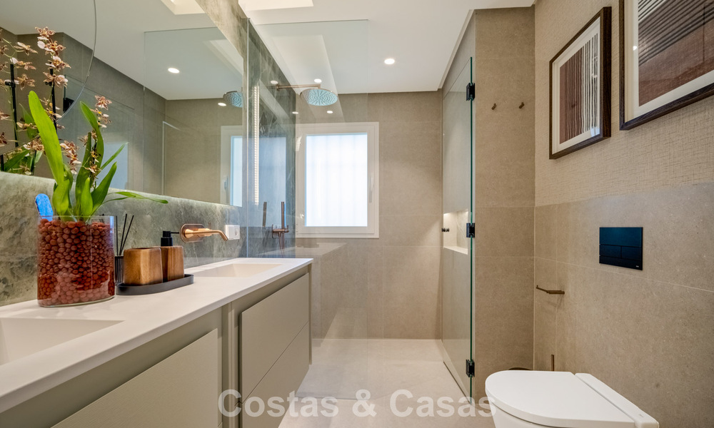 Instapklaar, eigentijds ingericht tuinappartement met 4 slaapkamers te koop op de Golden Mile van Marbella 793607