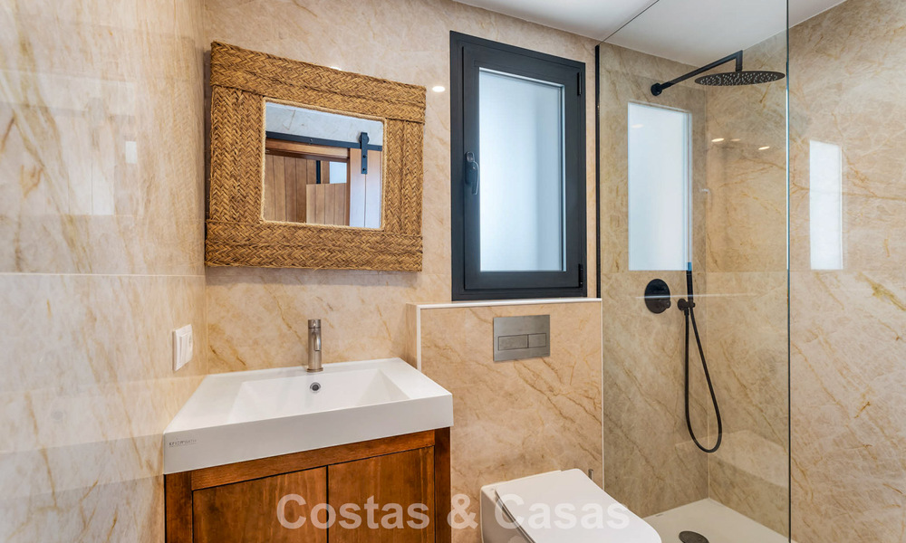 Elegante moderne villa op loopafstand van het strand te koop in Elviria, ten oosten van Marbella centrum 793659