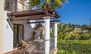 Prachtig rijhuis met panoramisch uitzicht te koop en ruime tuin in een gezochte gated golfurbanisatie in Benahavis - Marbella 793690 