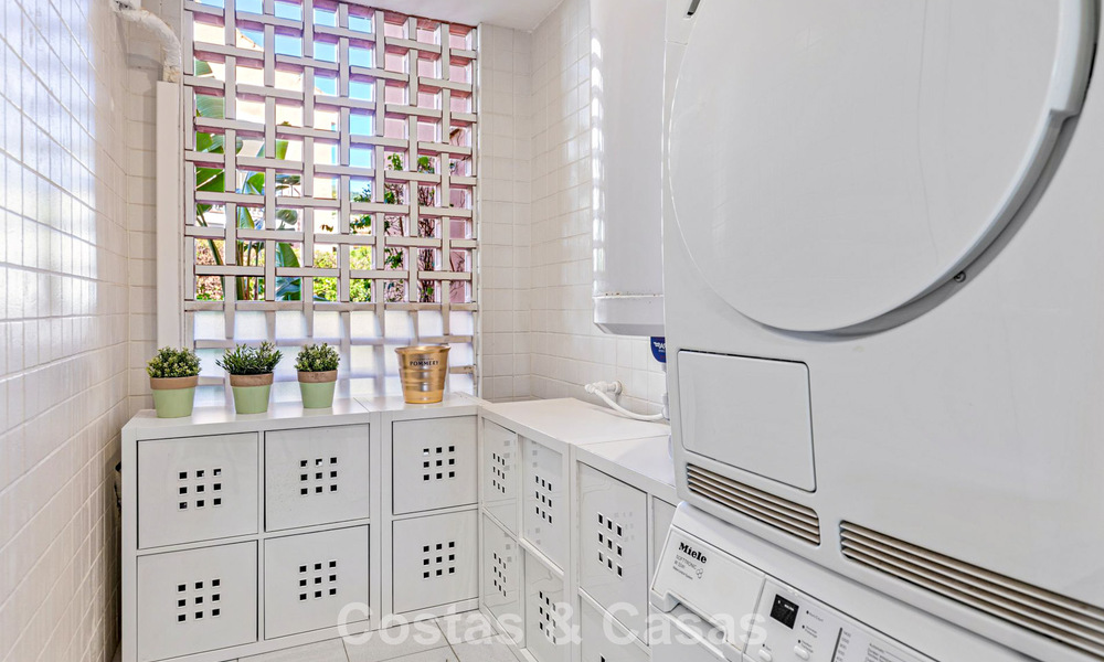 Prachtig rijhuis met panoramisch uitzicht te koop en ruime tuin in een gezochte gated golfurbanisatie in Benahavis - Marbella 793700