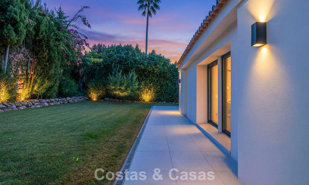 Hoogwaardig gerenoveerde familievilla te koop in de gewilde golfomgeving van Nueva Andalucia, Marbella 793158