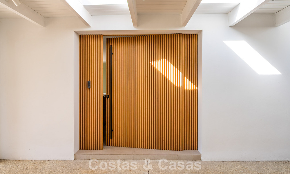 Hoogwaardig gerenoveerde familievilla te koop in de gewilde golfomgeving van Nueva Andalucia, Marbella 793180