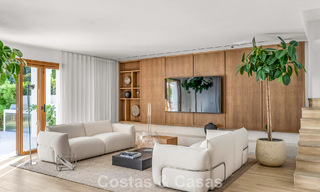 Elegant duplex appartement met privétuin te koop, direct aan de golfbaan in Nueva Andalucía, Marbella 793116 