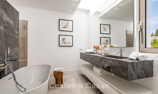 Instapklare, luxevilla met minimalistische bouwstijl te koop op de New Golden Mile tussen Marbella en Estepona 793088 