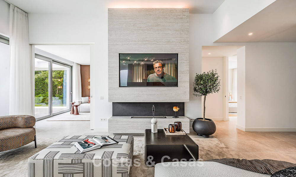 Instapklare, luxevilla met minimalistische bouwstijl te koop op de New Golden Mile tussen Marbella en Estepona 793094