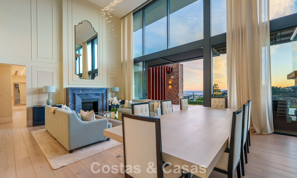 Moderne architecturale villa met zeezicht en een professionele gym te koop in El Madroñal, Benahavís - Marbella 793766