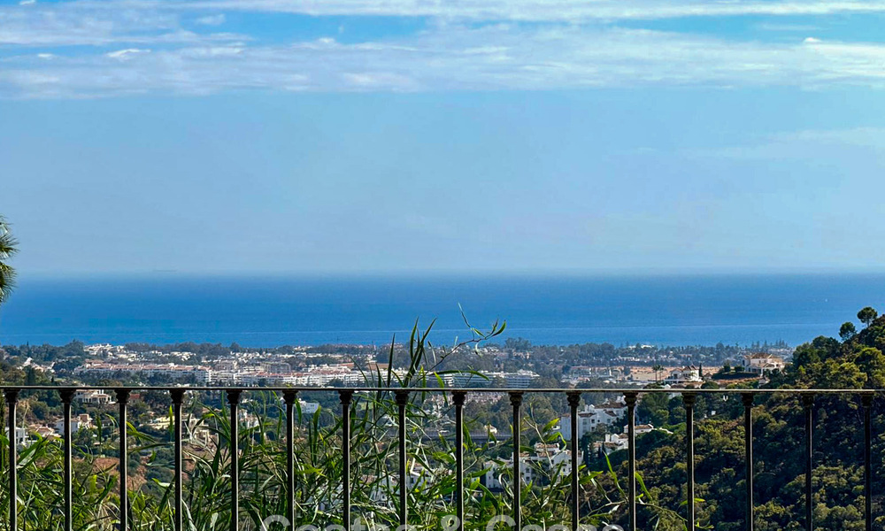 Elegante, Andalusische villa met panoramisch zeezicht te koop in El Madroñal, Benahavís - Marbella 793826