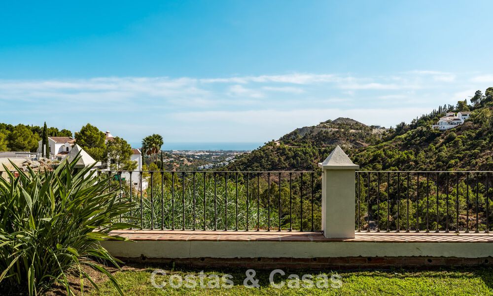 Elegante, Andalusische villa met panoramisch zeezicht te koop in El Madroñal, Benahavís - Marbella 793828