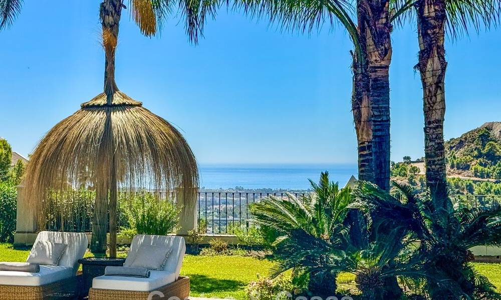 Elegante, Andalusische villa met panoramisch zeezicht te koop in El Madroñal, Benahavís - Marbella 793831